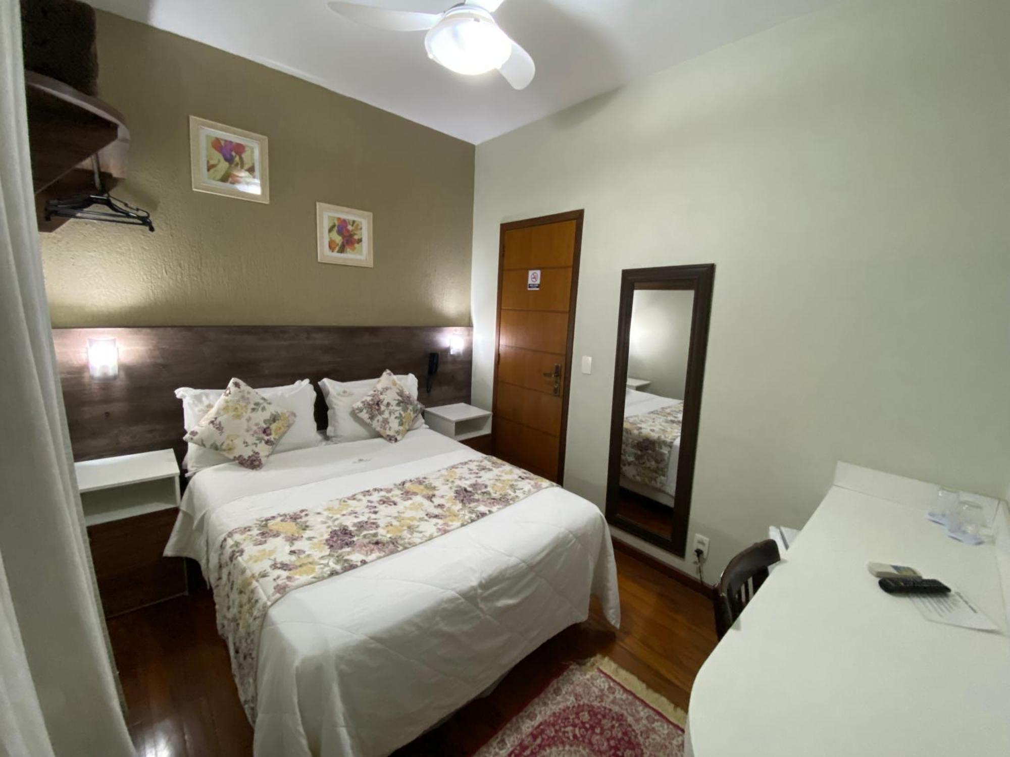 Quarto Standard com Cama de Casal ou 2 de Solteiro